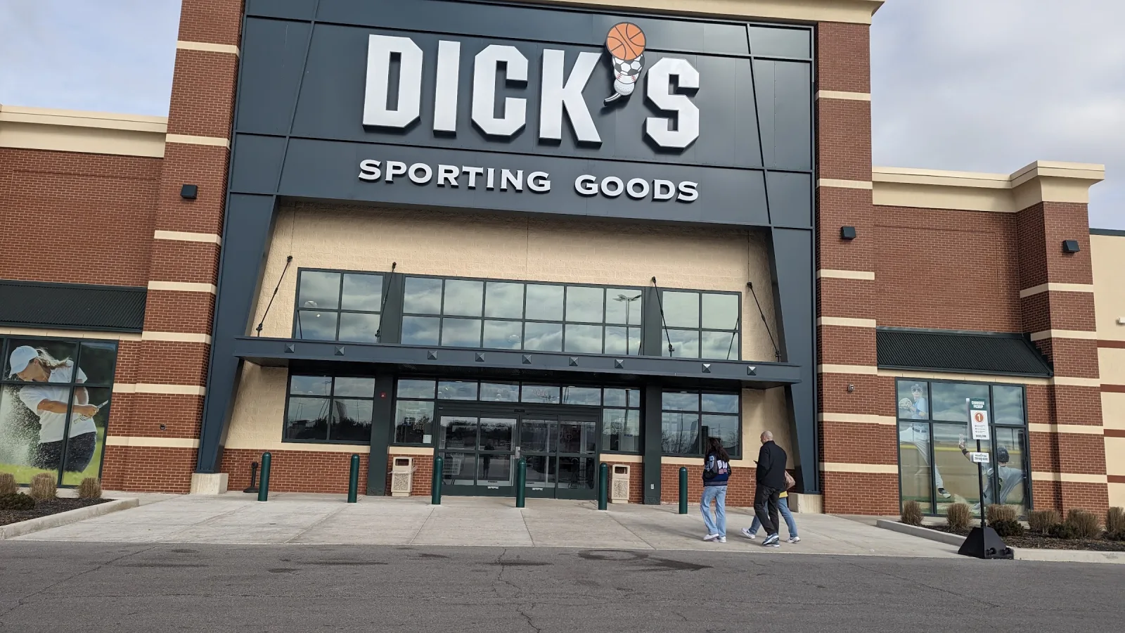 DICK'S Sporting Goods Merrillville storefront