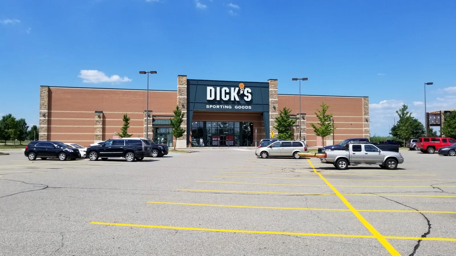 DICK'S Sporting Goods Chesterfield storefront