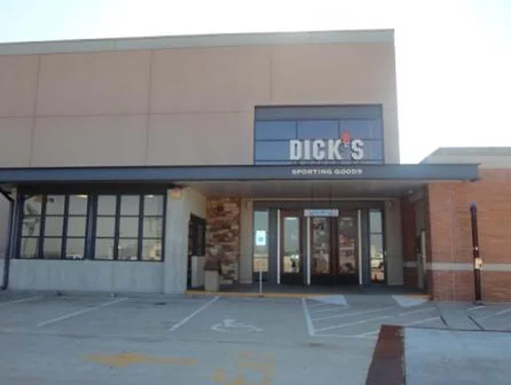 Fachada de DICK'S Sporting Goods Des Peres