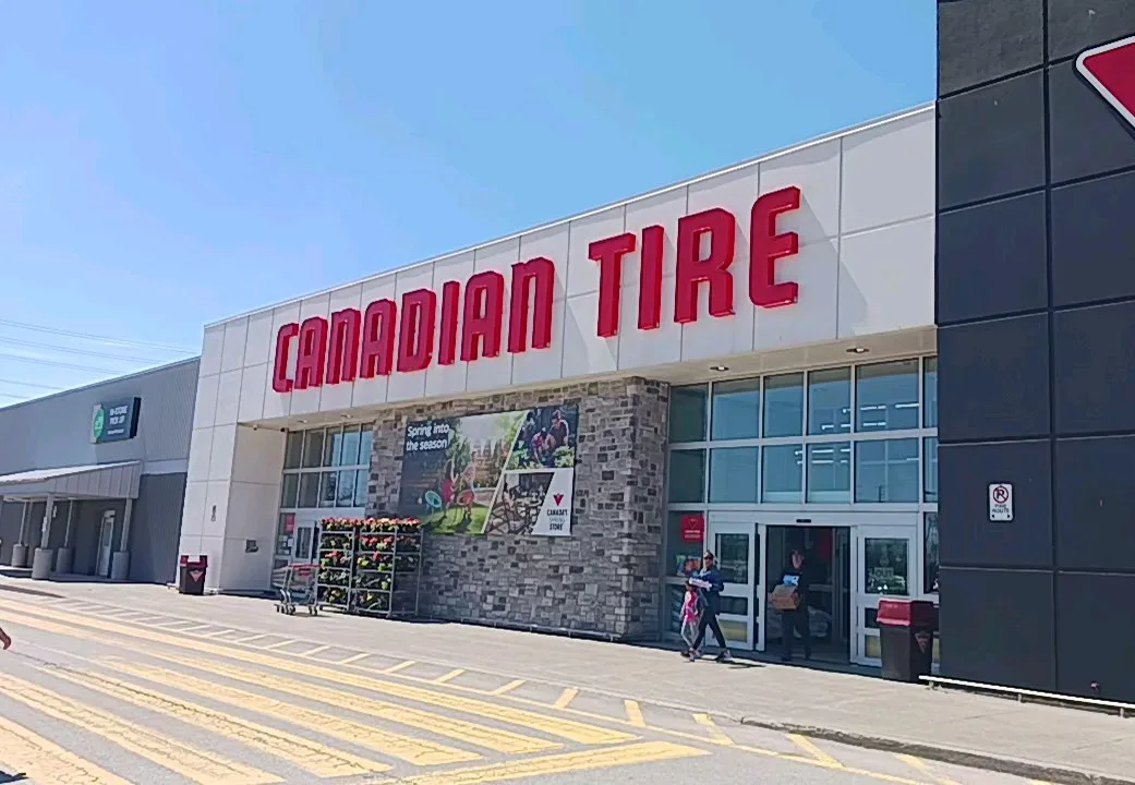 Fachada de Canadian Tire Ajax