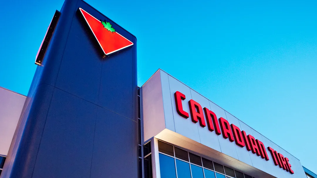 Fachada de Canadian Tire Brampton Trinity Common
