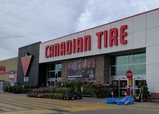 Fachada de Canadian Tire Burlington Fairview