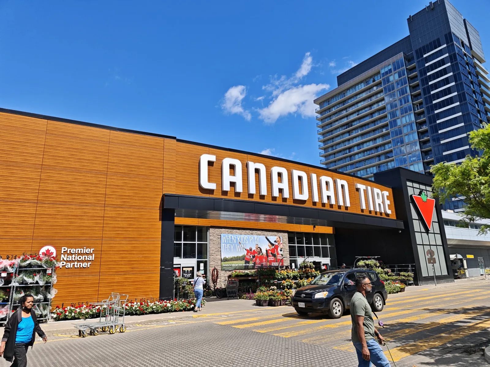 Fachada de Canadian Tire Sheppard Avenue (Willowdale)