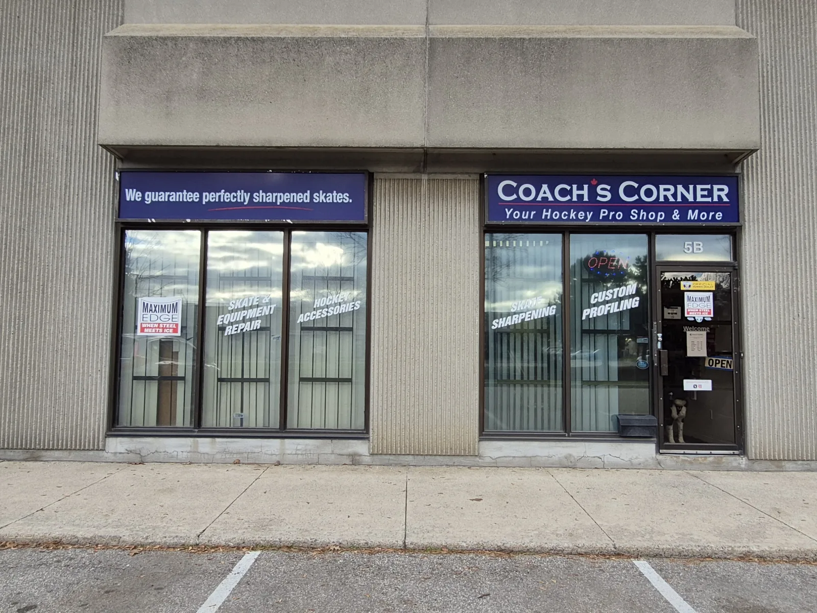 Fachada de Coach’s Corner