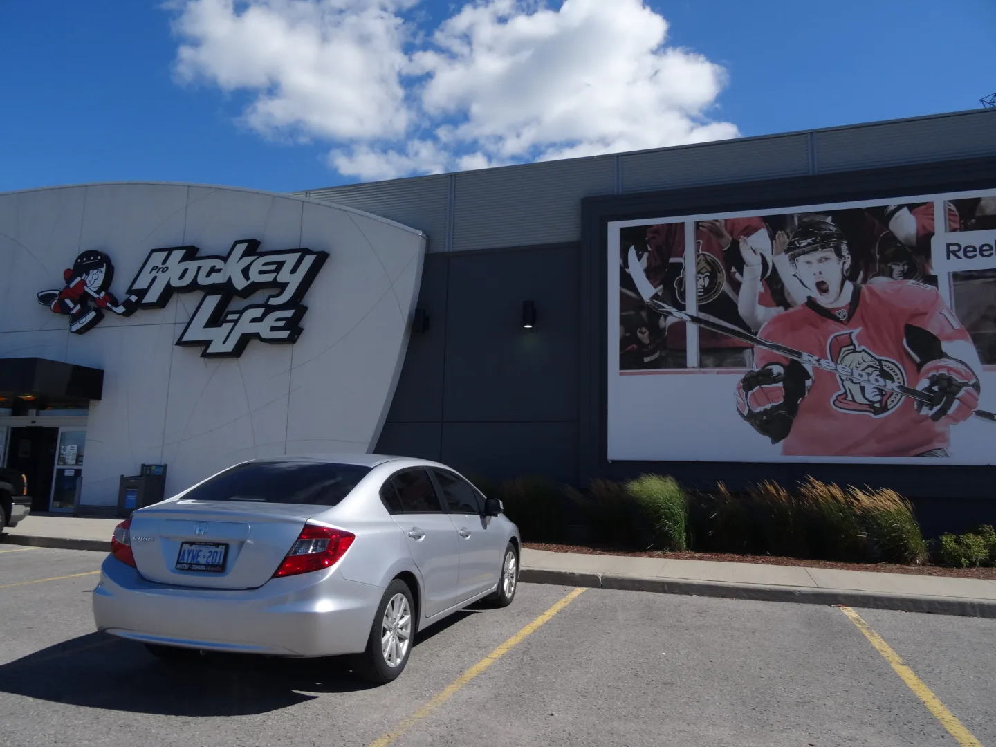 Fachada de Pro Hockey Life Whitby