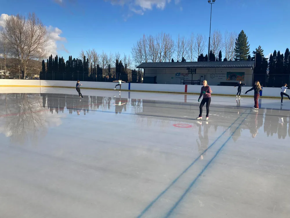 Skaters on the outdoor ice at Iceinline — Alexandra Iceinline
