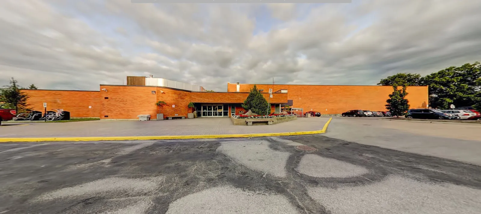 Allandale Recreation Centre, 190 Bayview Drive, Barrie: street-side view of the brick building — Allandale Recreation Centre
