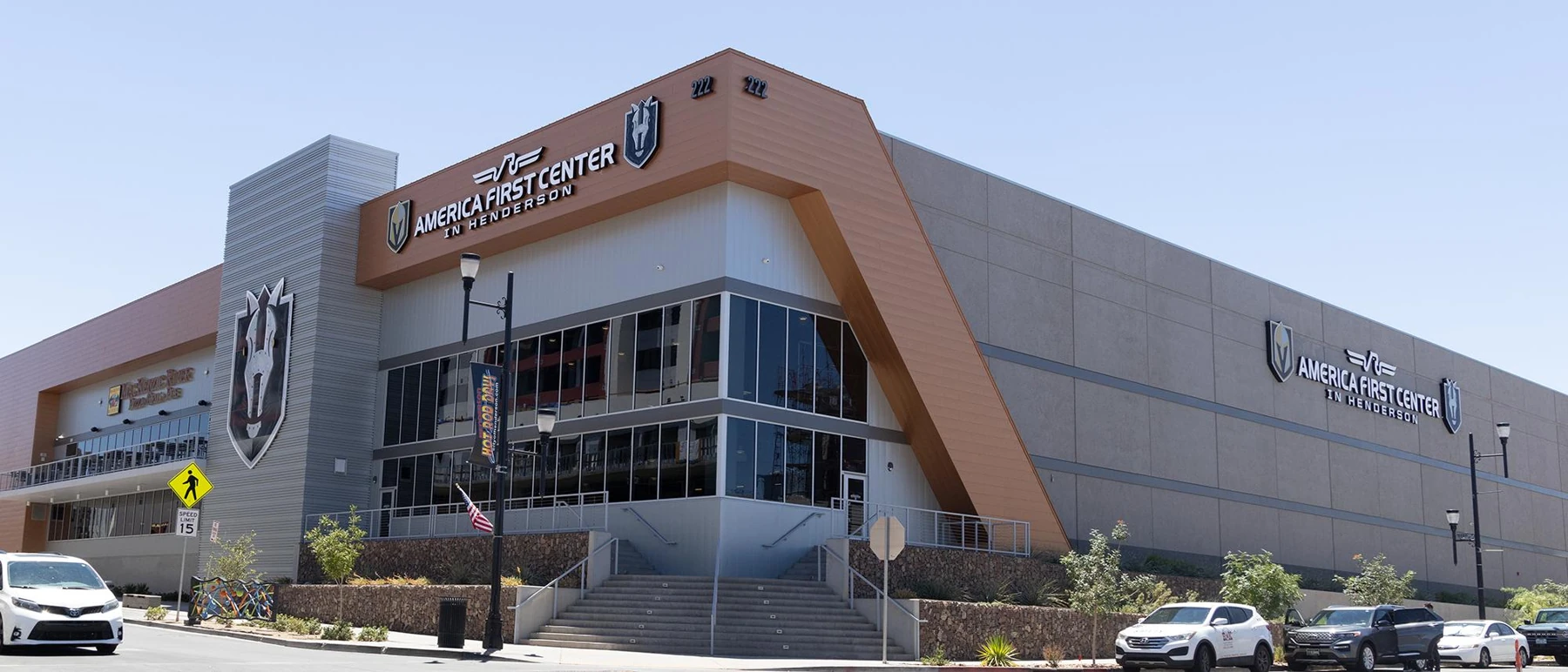La entrada de America First Center en Henderson. — America First Center
