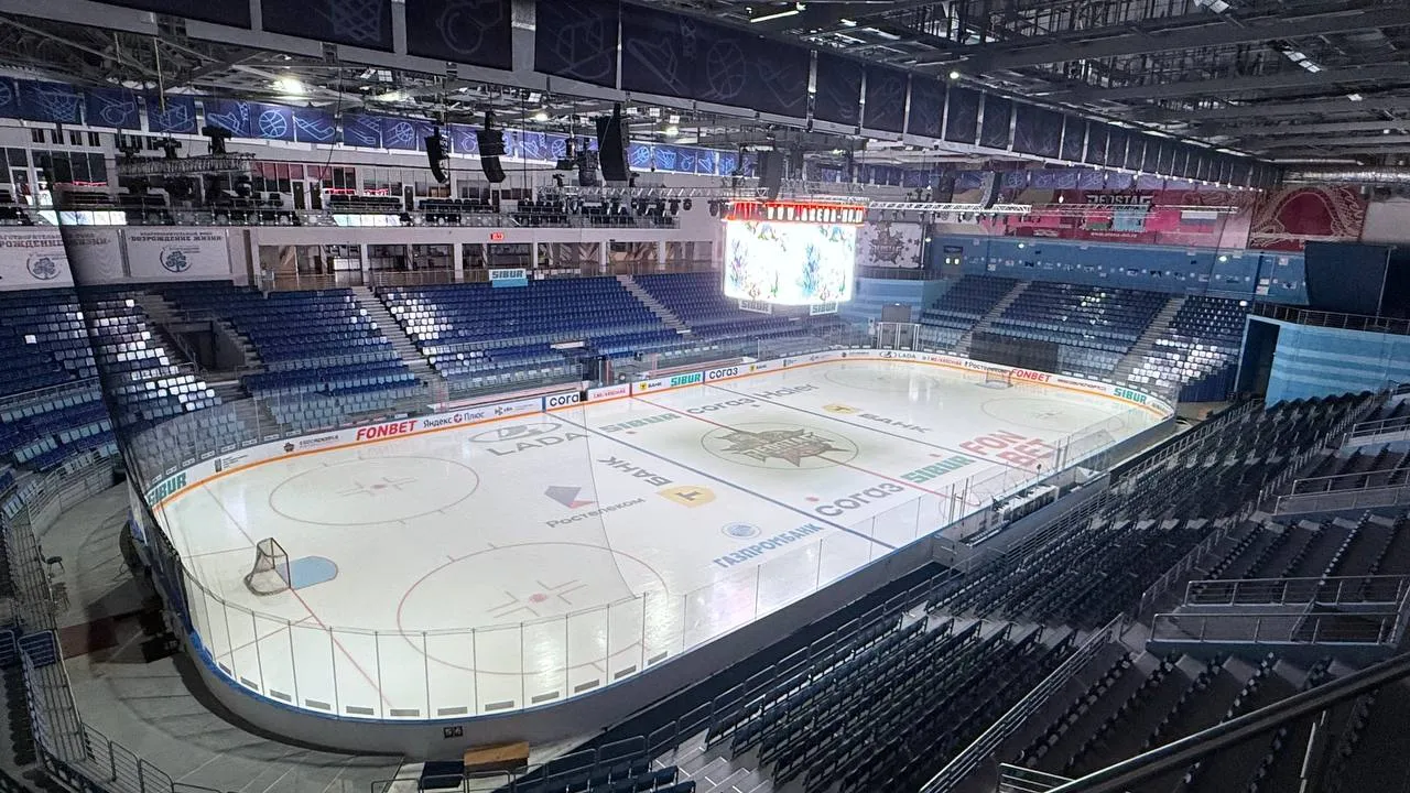 Основная арена «Арены Мытищи» с трибун — Arena Mytishchi Ice Palace