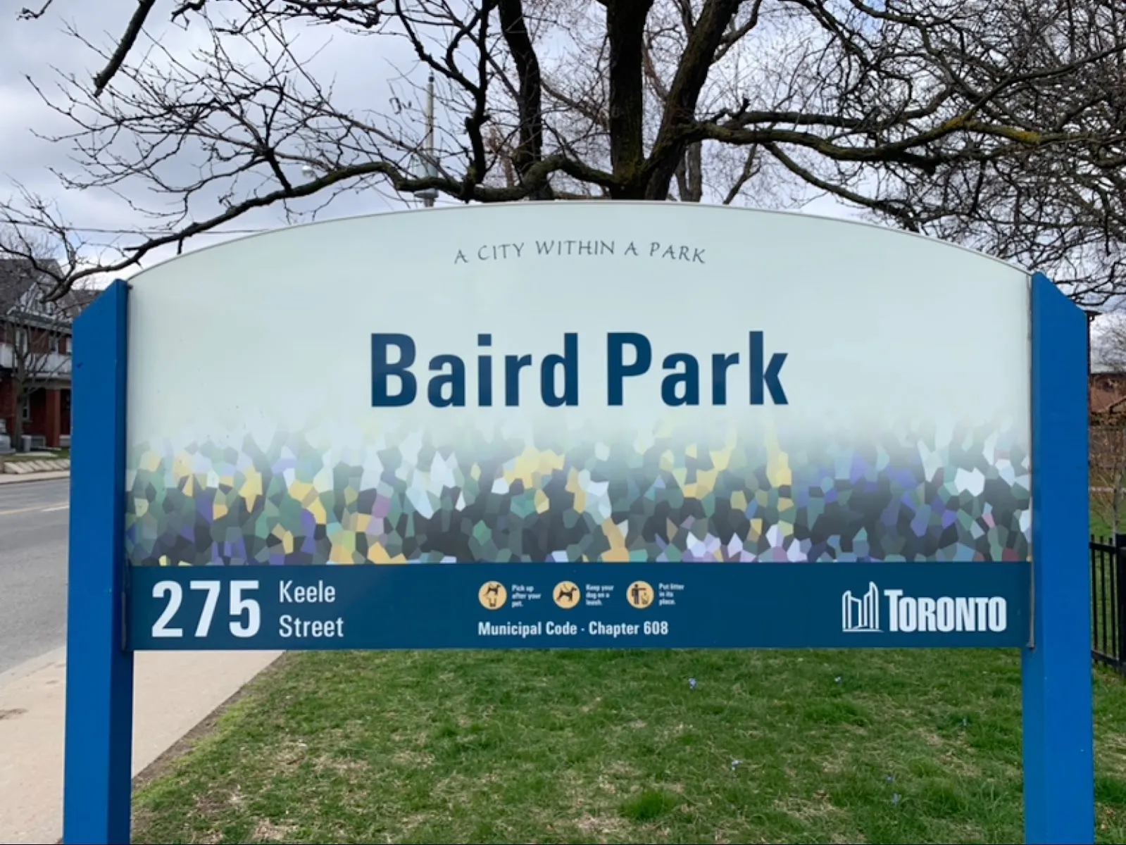 El letrero de Baird Park en 275 Keele Street, en una foto de su ficha de Google Maps. — Baird Park Natural Ice Rink