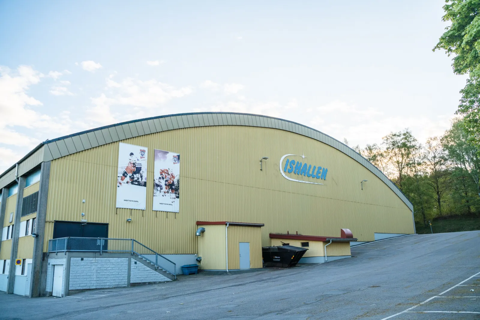 Borås Ishall, A-hallen sedd från Armbågavägen – Borås Ishall