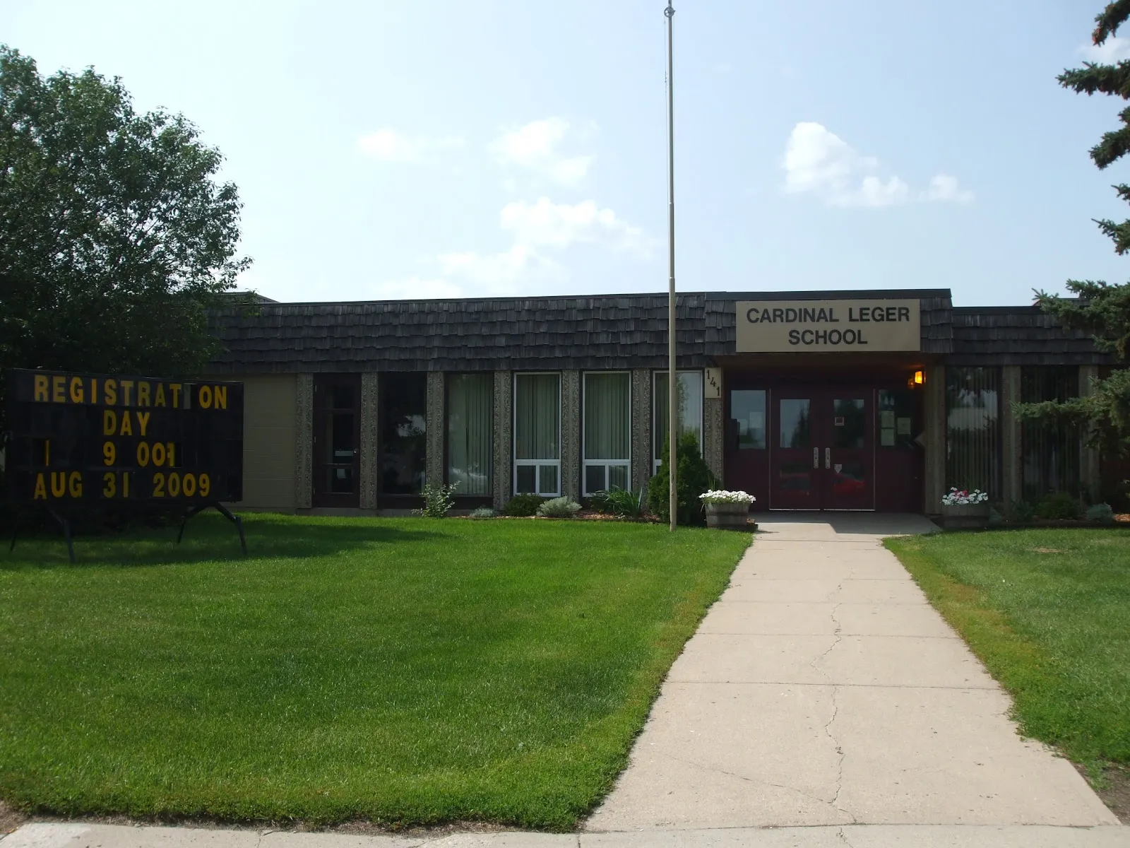 The outside of Cardinal Leger School Outdoor Rink (College Park), in a photo from its Google Maps listing. — Cardinal Leger School Outdoor Rink (College Park)