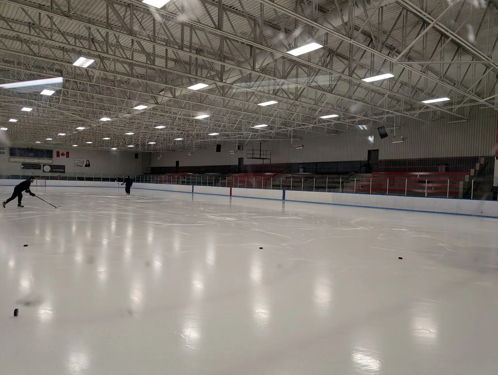 The ice surface at the Centre sportif régional de Contrecoeur — Centre sportif régional de Contrecoeur