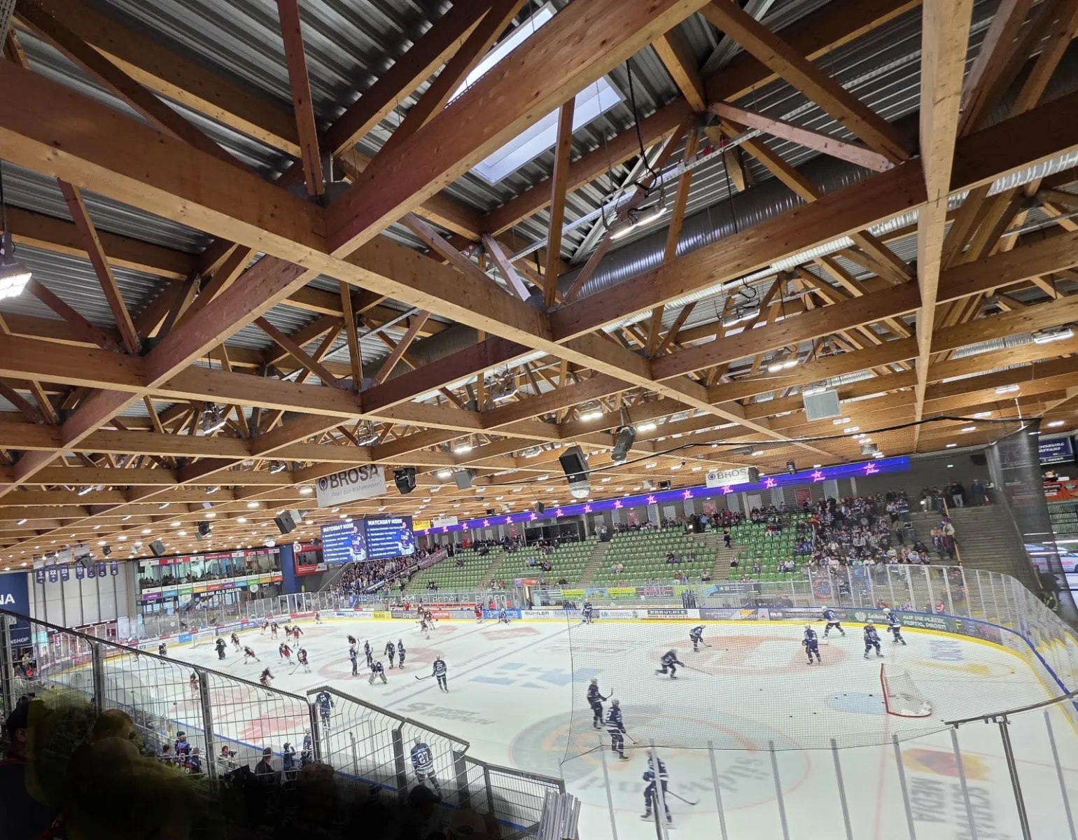 The timber roof and ice of the CHG Arena (Eissporthalle Ravensburg) — CHG Arena Ravensburg