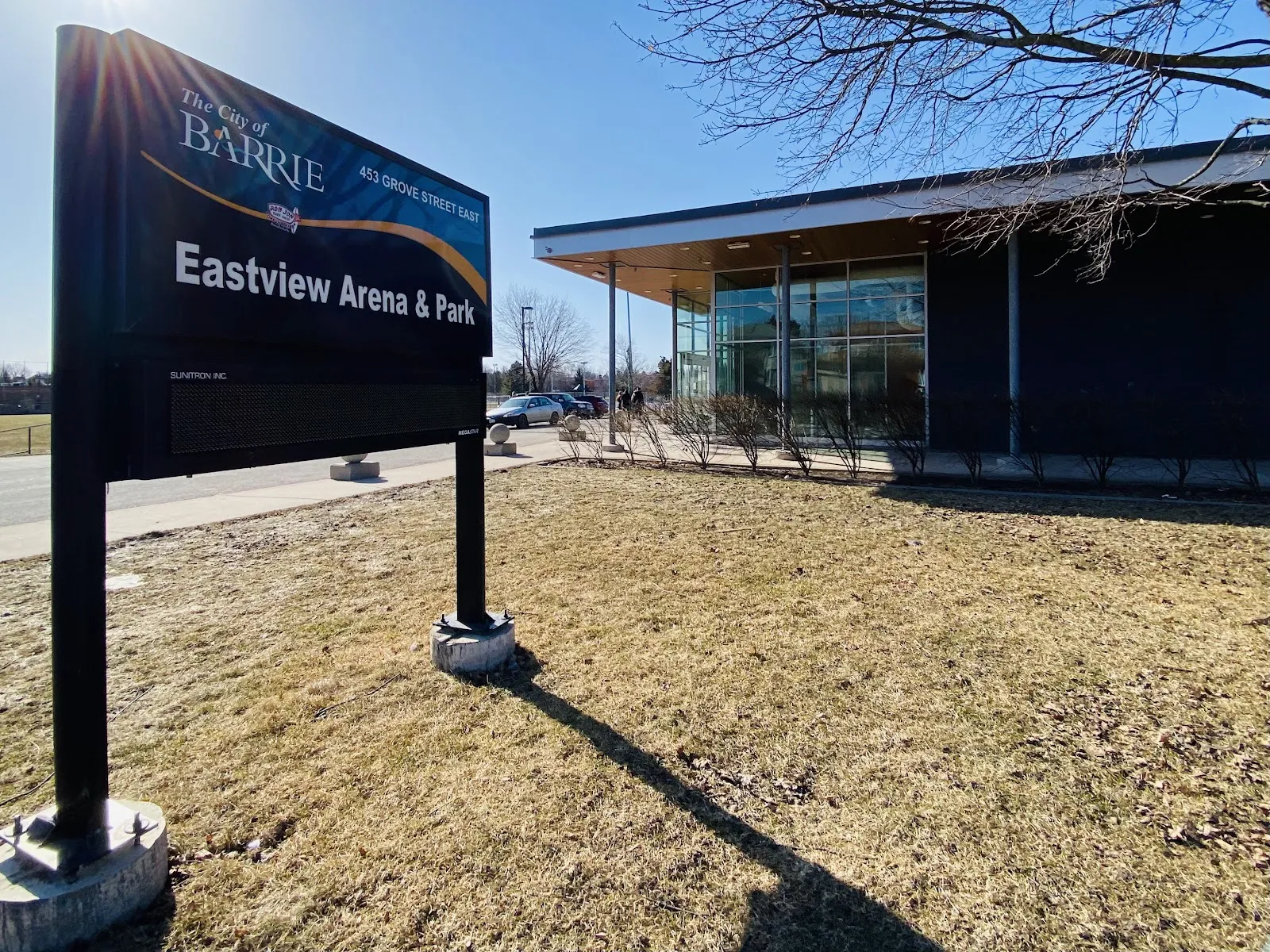 Eastview Arena and Park sign and entrance, 453 Grove Street East, Barrie — Eastview Arena