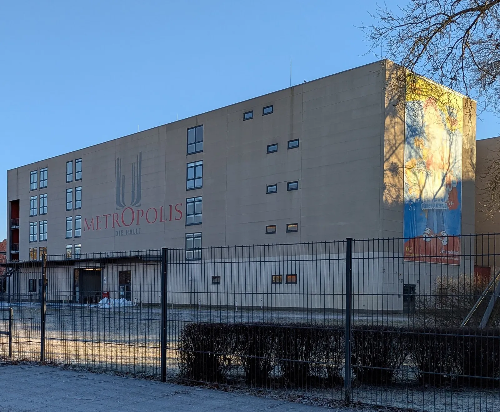 The Metropolis Halle at Großbeerenstraße 200, home of the Filmpark Babelsberg ice rink in winter — Eisbahn im Filmpark Babelsberg