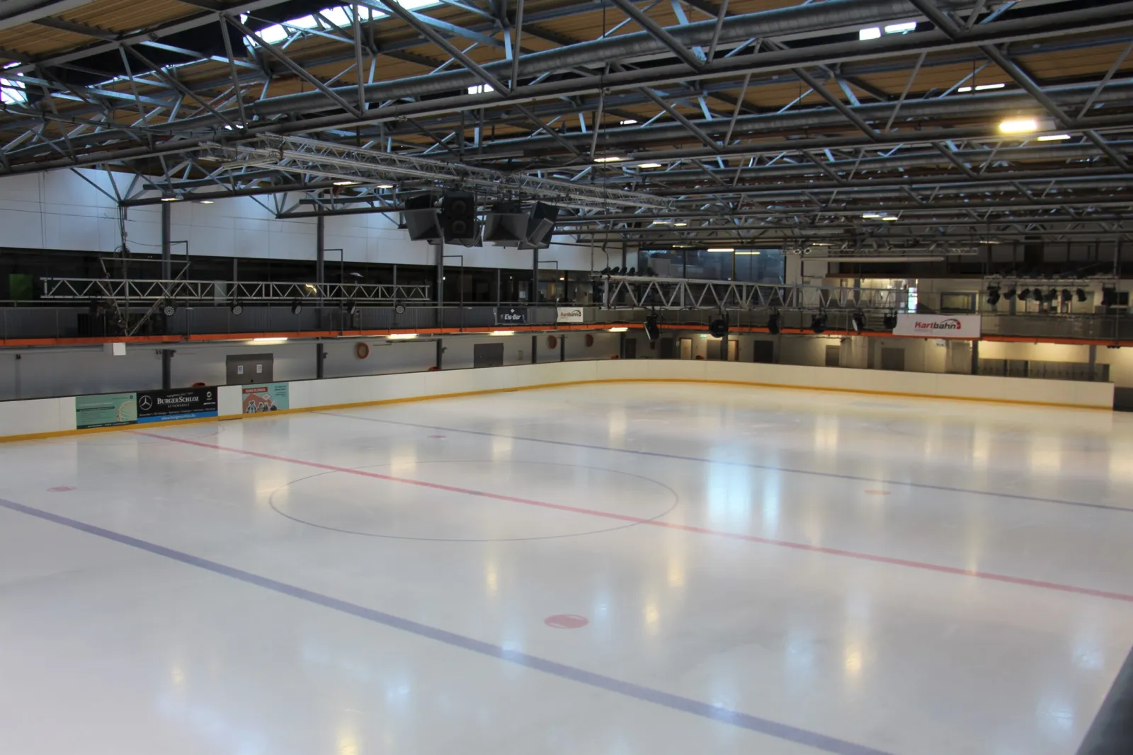 The ice surface of the Eishalle Adelberg — Eishalle Adelberg