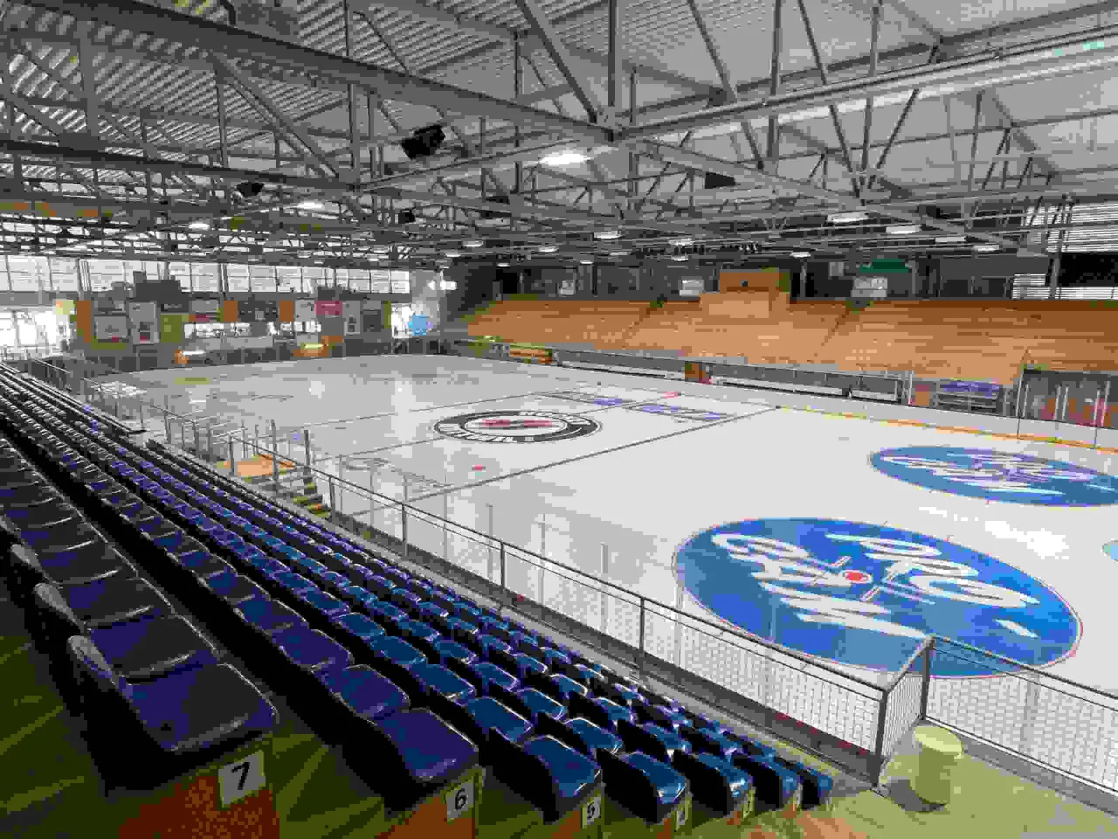 The ice of the Eishalle at the Campus Perspektiven in Huttwil — Eishalle Campus Perspektiven