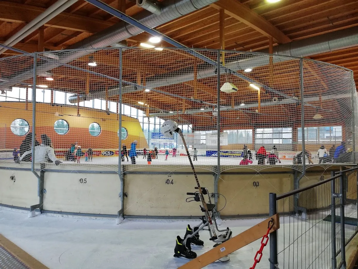 The ice of the Eissporthalle Mondsee during a public session — Eissporthalle Mondsee
