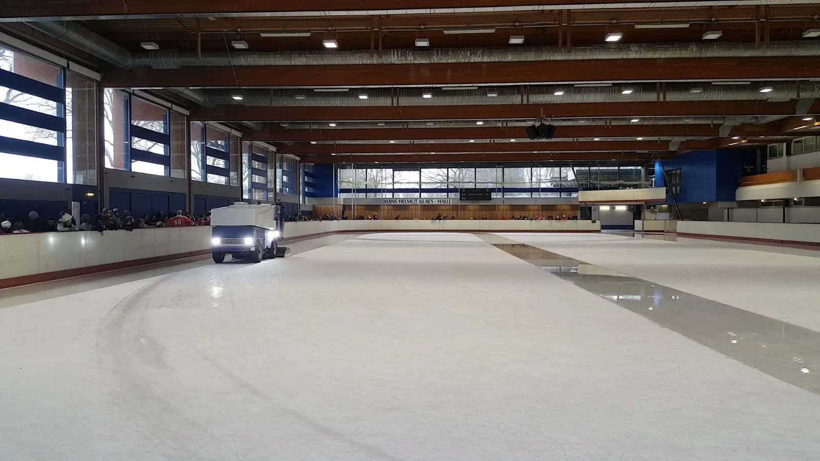 Die Eisfläche des Eissportzentrums Herzogenried in Mannheim – Eissportzentrum Herzogenried