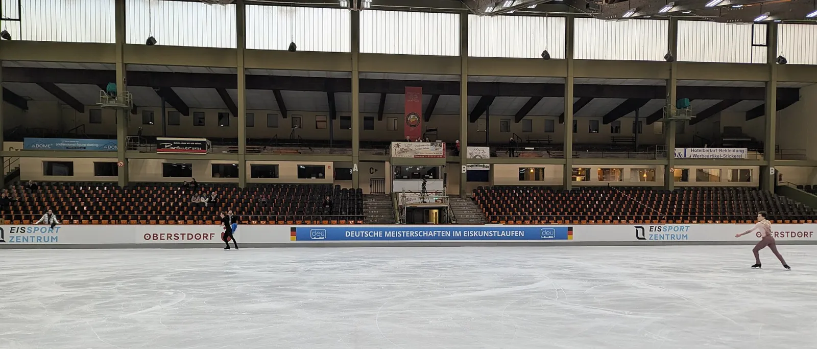 Das Eis in Halle 1 des Eissportzentrums Oberstdorf, Dezember 2025 – Eissportzentrum Oberstdorf