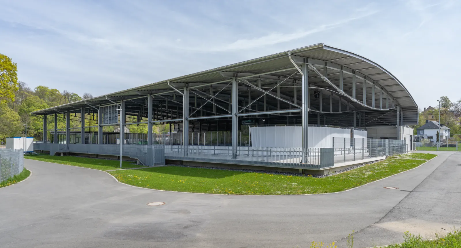 Die überdachte Kunsteisbahn Eisteich in Hof, 2023 – Eisteich Hof