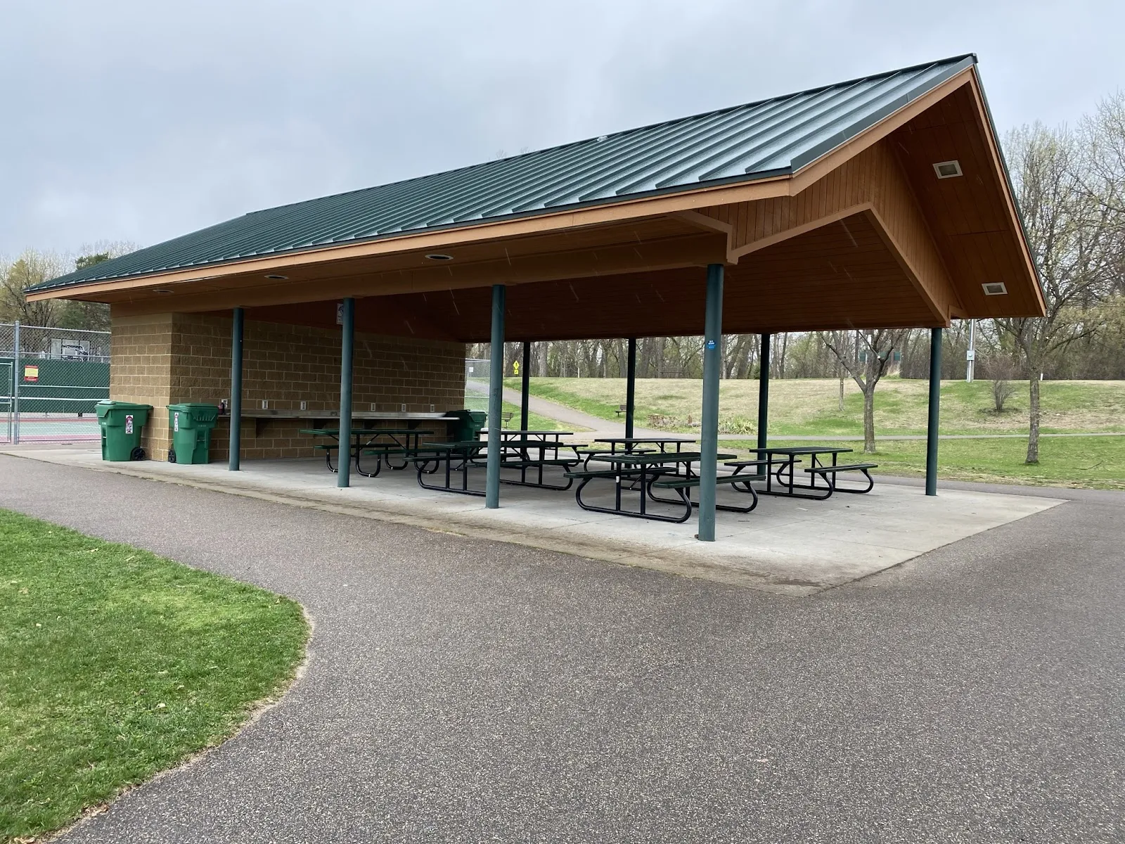 El exterior de Fern Hill Park Outdoor Rink, en una foto de su ficha de Google Maps. — Fern Hill Park Outdoor Rink