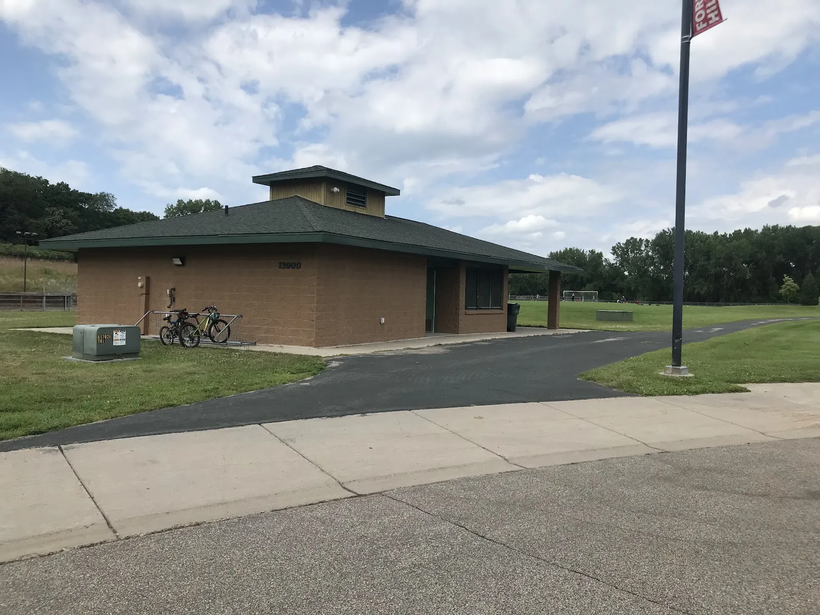 The outside of Forest Hills Park Outdoor Rink, in a photo from its Google Maps listing. — Forest Hills Park Outdoor Rink