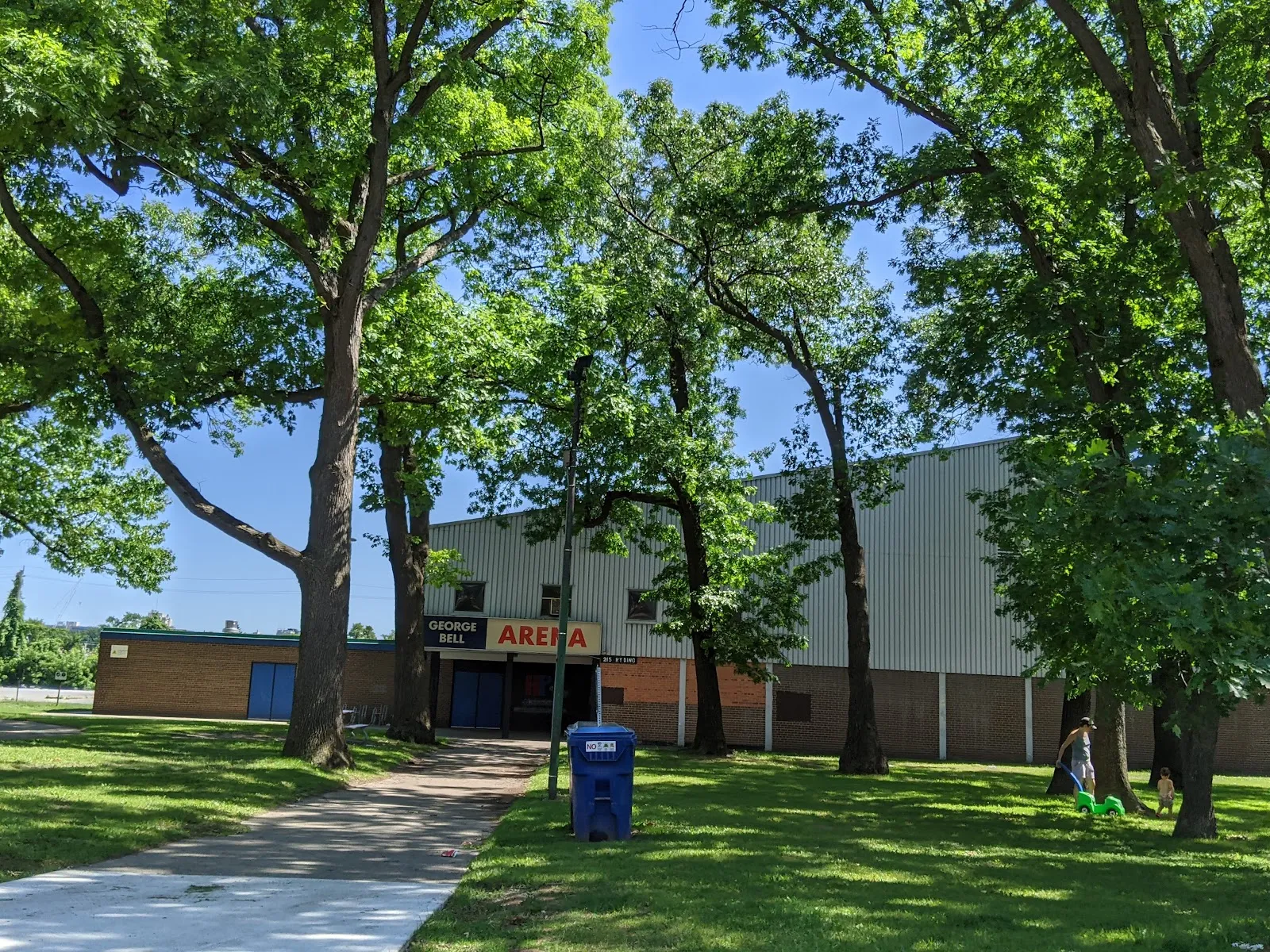 El exterior de George Bell Arena, en una foto de su ficha de Google Maps. — George Bell Arena