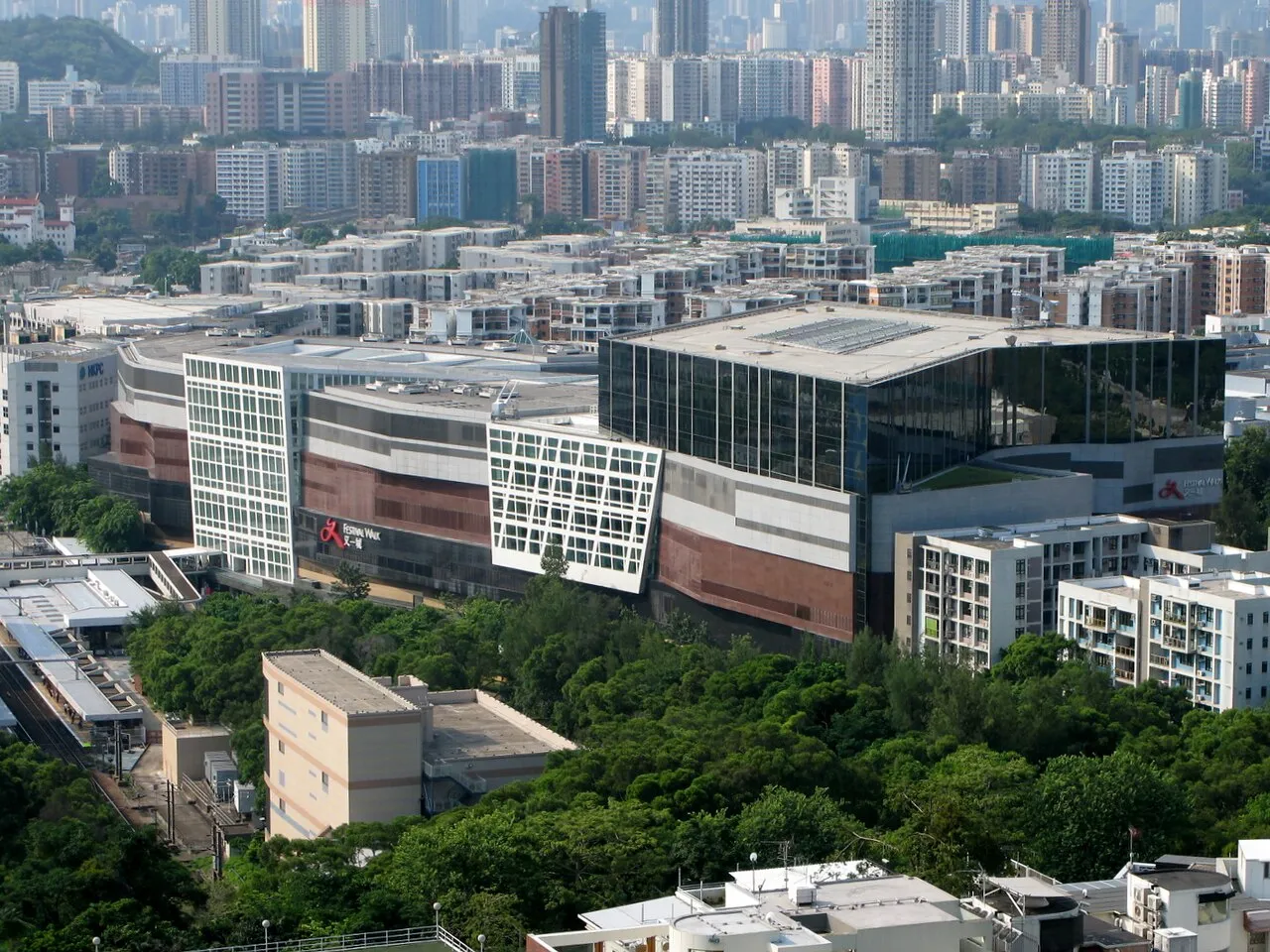 Festival Walk, the Kowloon Tong shopping centre that holds Glacier, seen from above in 2009 with the Kowloon Tong station area in front. — Glacier (Festival Walk)