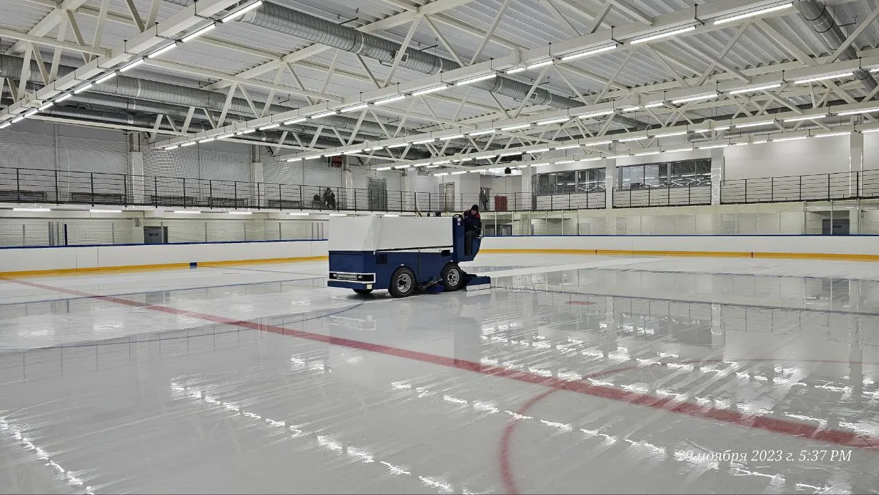The ice sheet of the Gololed sports complex in Krasnoe Selo, from the operator's own site — Gololed Ice Arena
