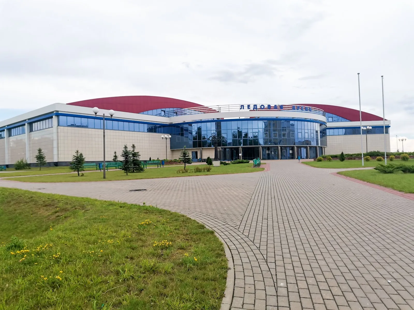 The glass-fronted Gorki Ice Arena building — Gorki Ice Arena