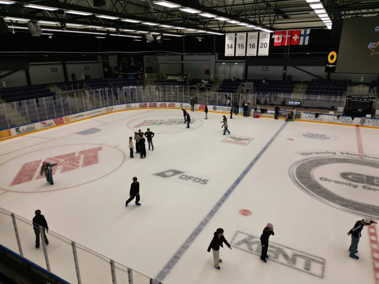 Public skating on the ice of Granly Hockey Arena, Esbjerg — Granly Hockey Arena