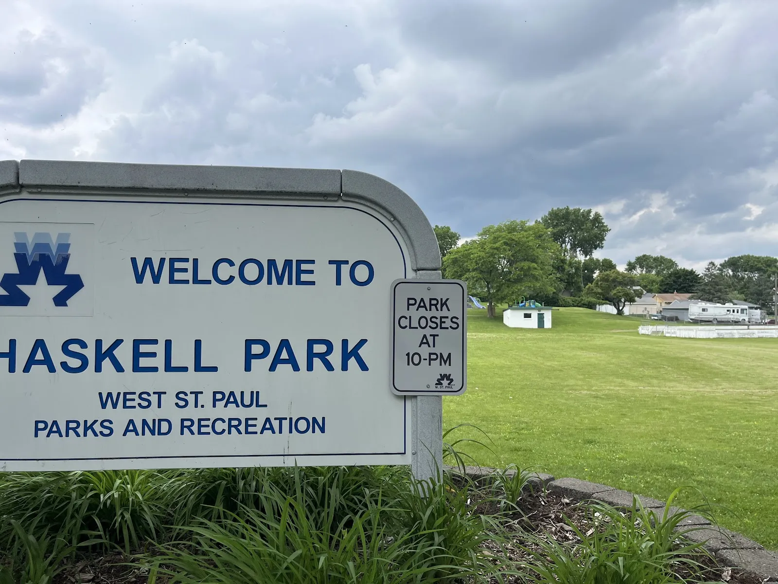 The outside of Haskell Park Hockey Rink, in a photo from its Google Maps listing. — Haskell Park Hockey Rink