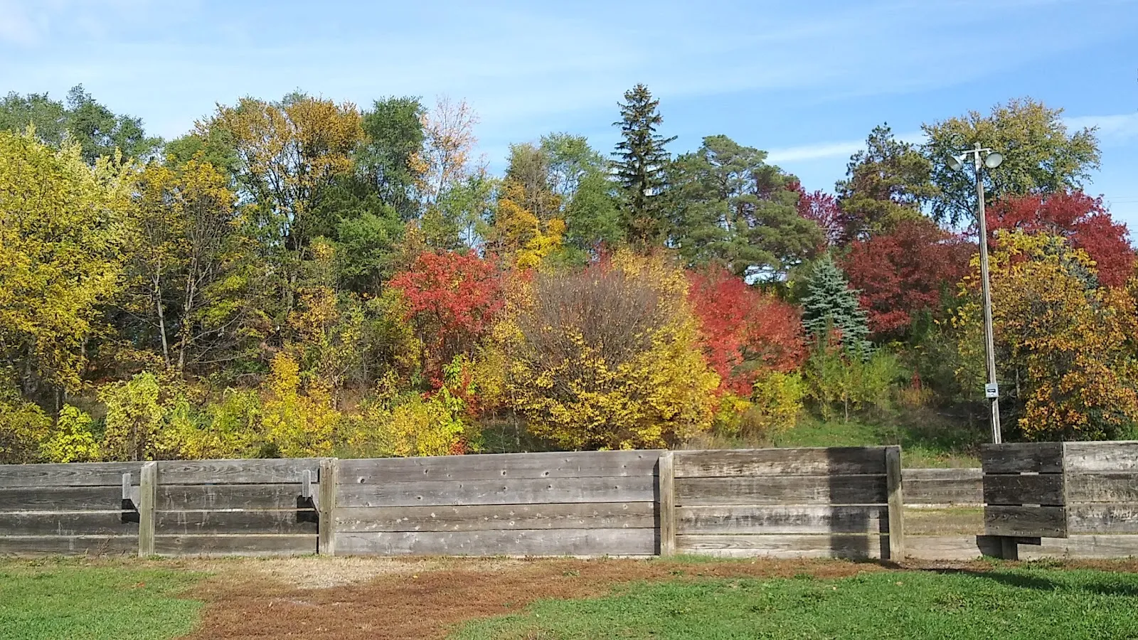 El exterior de Hearthside Park Outdoor Rink, en una foto de su ficha de Google Maps. — Hearthside Park Outdoor Rink