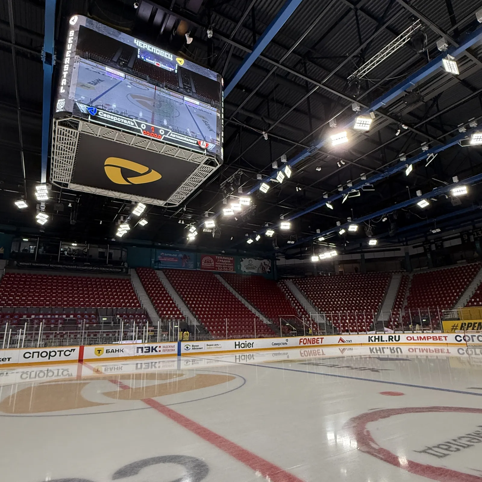 Основная ледовая арена Ледового дворца в Череповце — Ice Palace Cherepovets