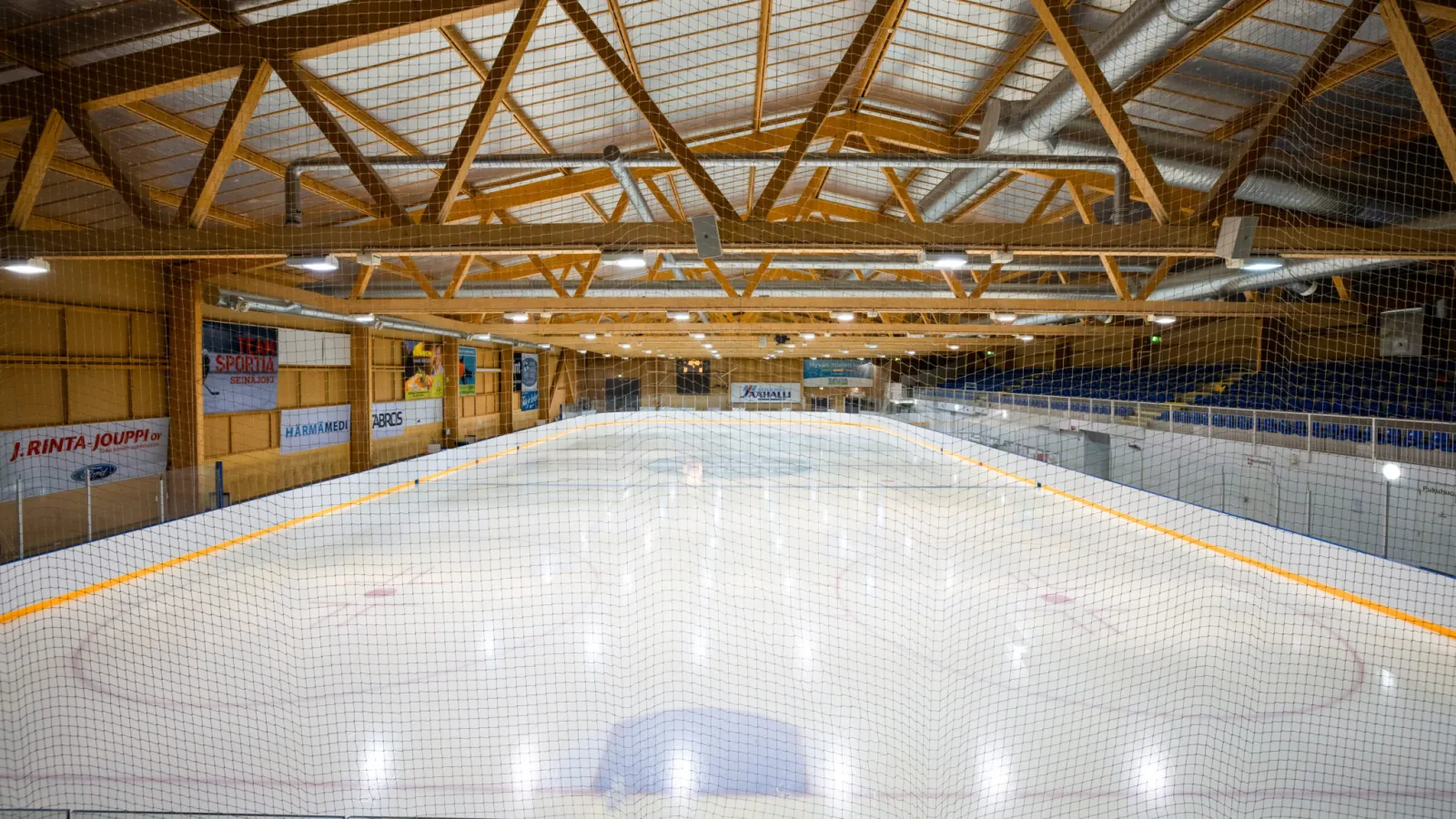 Seinäjoen jäähallin jää Jääurheilukeskuksessa – Jääurheilukeskus