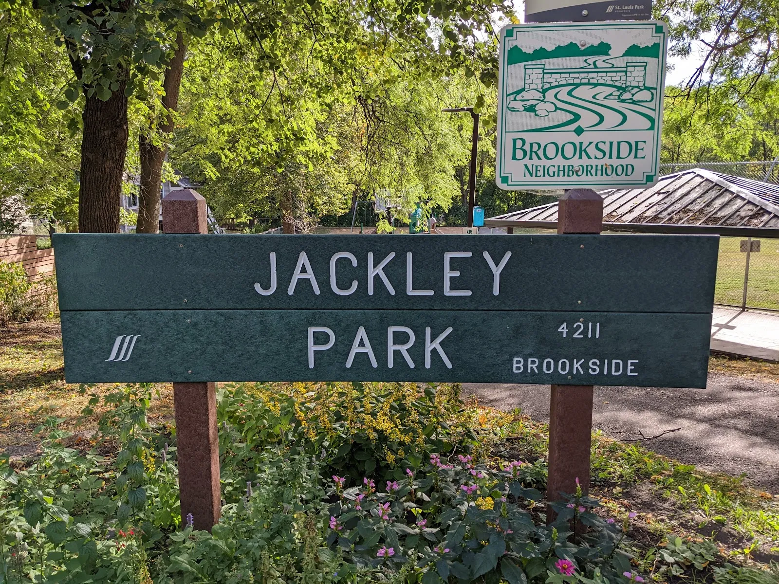 The outside of Jackley Park Outdoor Rink, in a photo from its Google Maps listing. — Jackley Park Outdoor Rink
