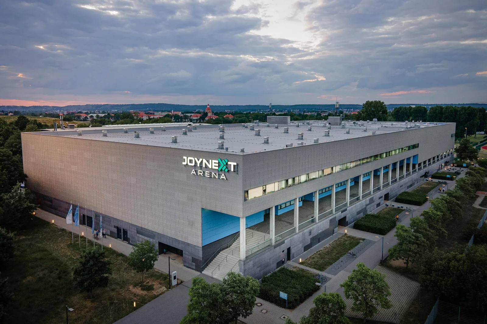 Die JOYNEXT Arena in Dresden von oben – JOYNEXT Arena