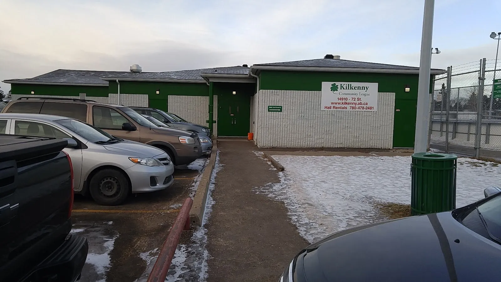 El exterior de Kilkenny Community League Rink, en una foto de su ficha de Google Maps. — Kilkenny Community League Rink
