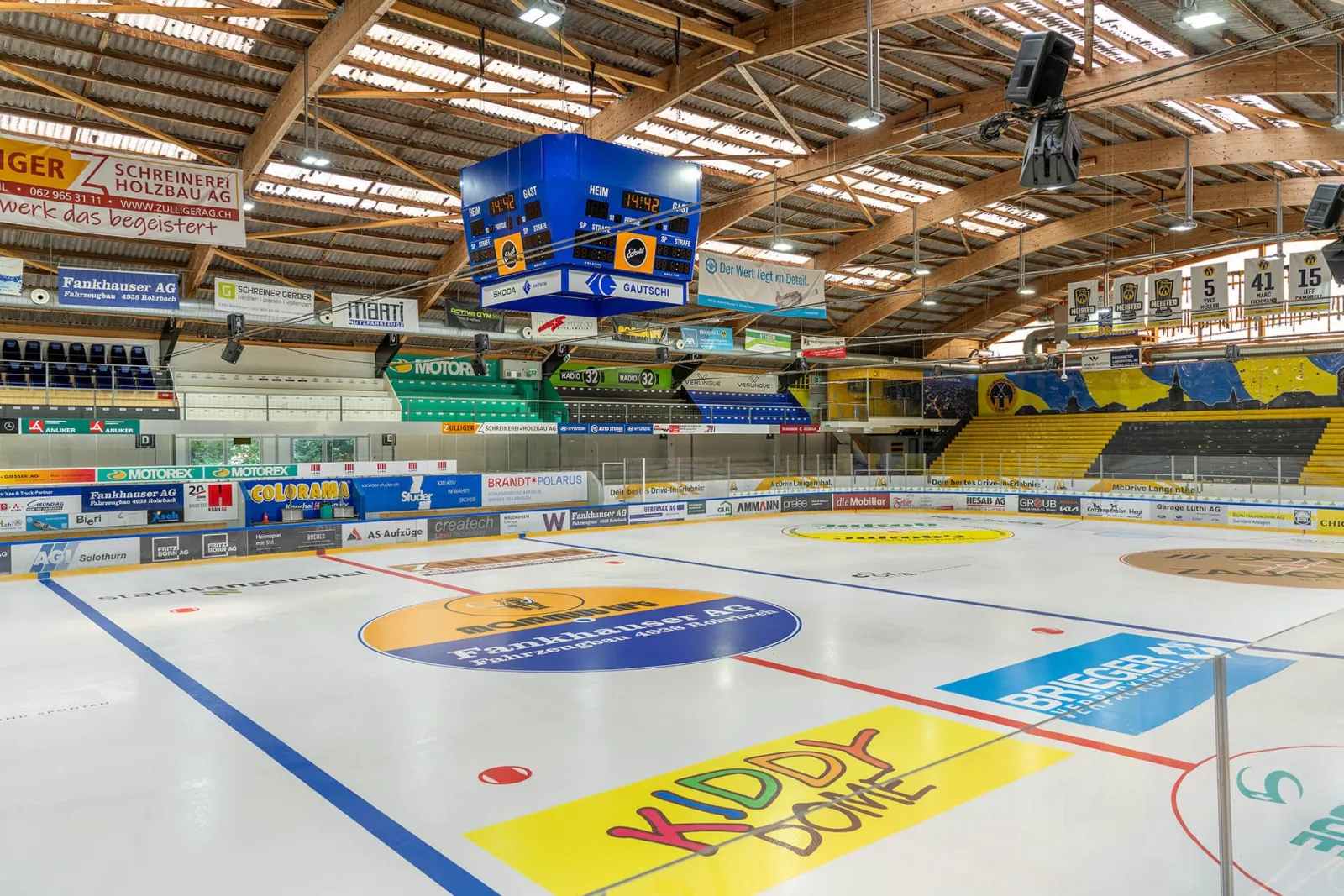 Das Eis der Eishalle Schoren in Langenthal – Kunsteisbahn Langenthal (Eishalle Schoren)