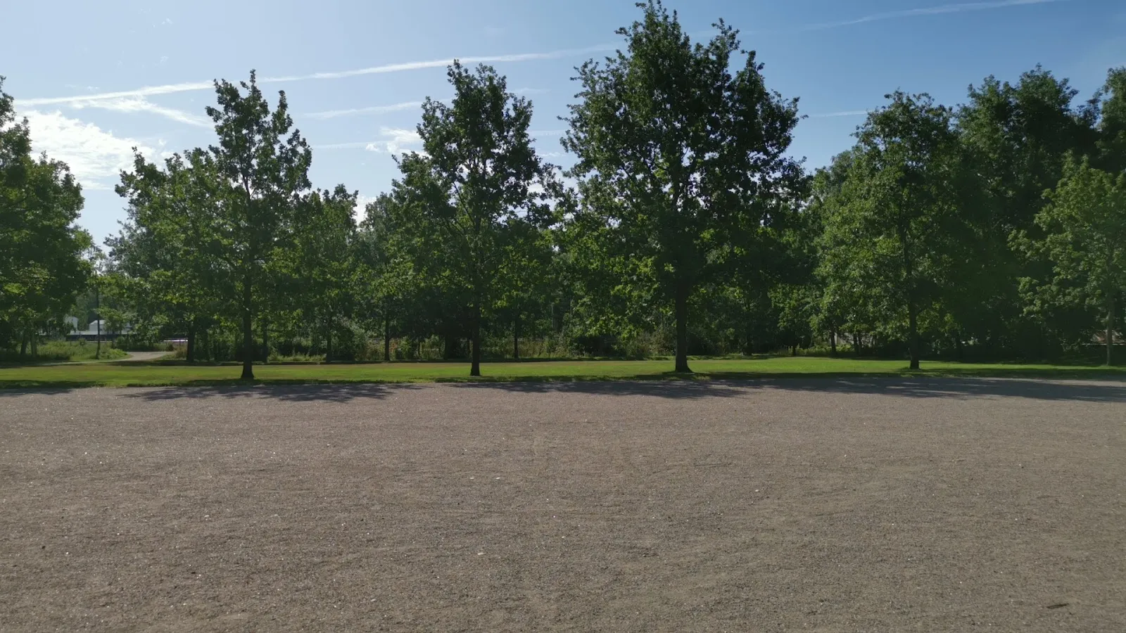 Kylänvanhimmanpuisto – luistelukenttä: ulkokuva, kuva Google Mapsin sijaintitiedoista. – Kylänvanhimmanpuisto – luistelukenttä