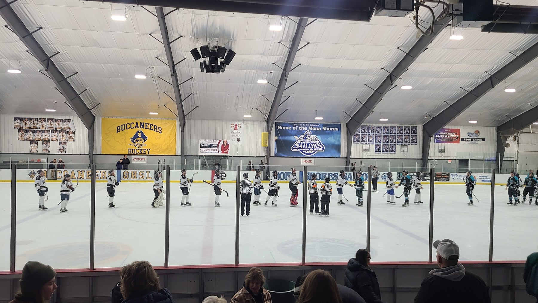 El hielo en Lakeshore Sports Centre