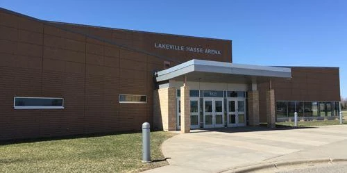 La entrada de Lakeville Hasse Arena. — Lakeville Hasse Arena