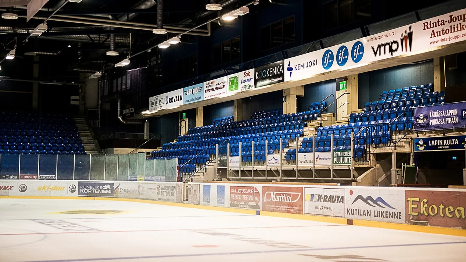 Isen och läktarna i tävlingshallen Lappi Areena – Lappi Areena