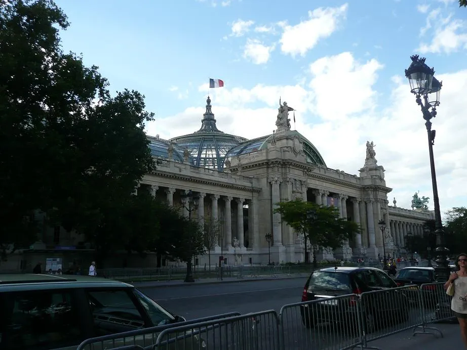 Le Grand Palais vu depuis l’avenue Winston-Churchill — Le Grand Palais de Glace
