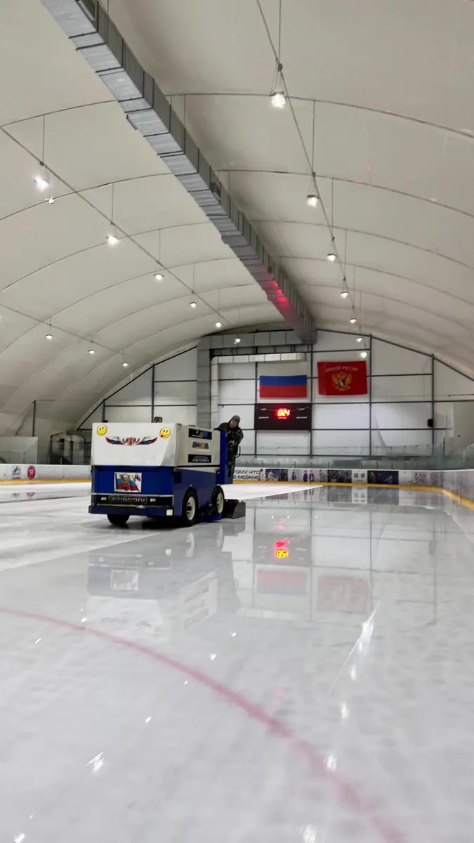 The ice sheet and resurfacer at LedAks, from the operator's own gallery — LedAks Ice Rink