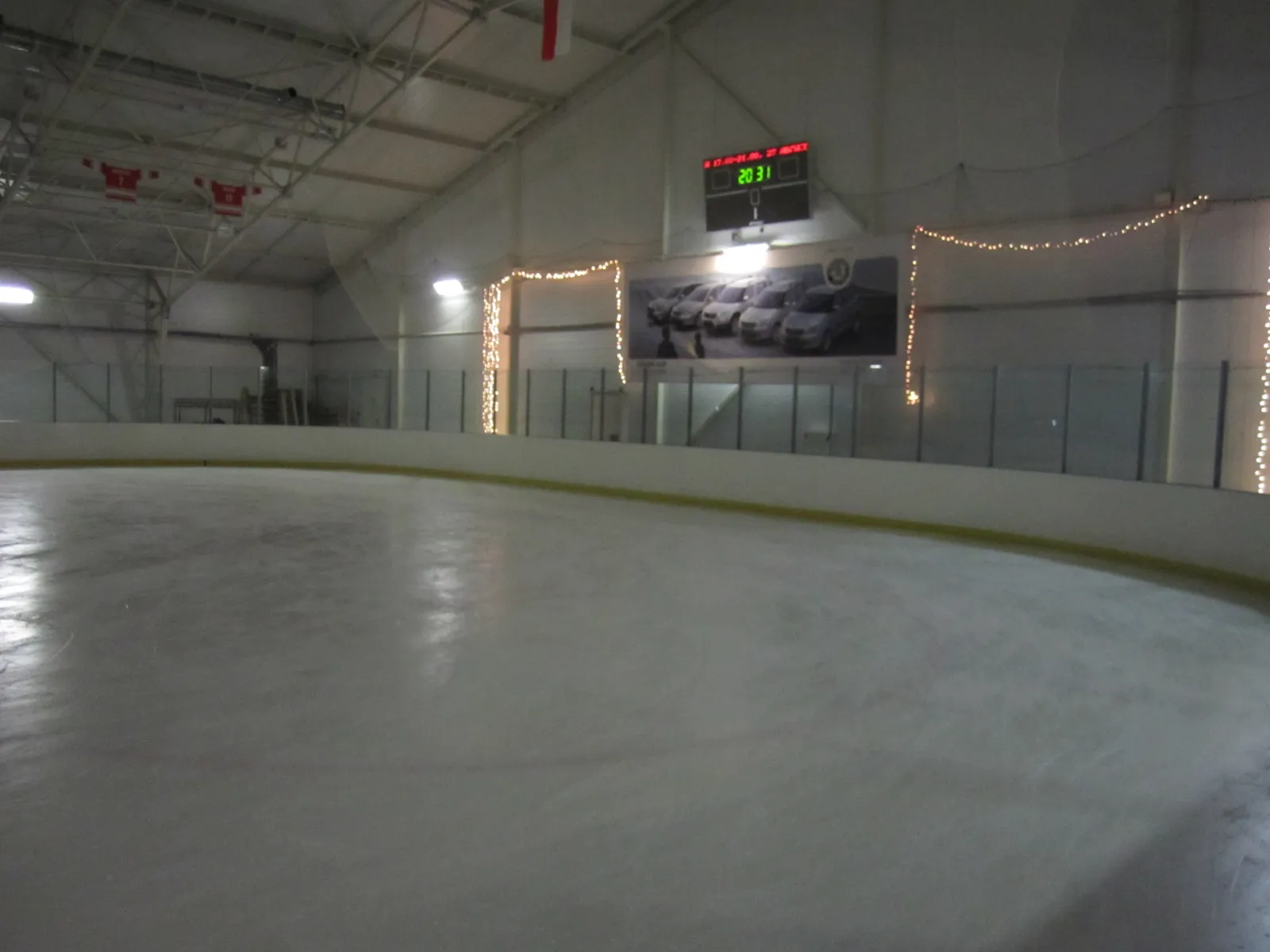 The ice sheet of the Ice Arena in Orel, from the operator's own gallery — Ice Arena Orel