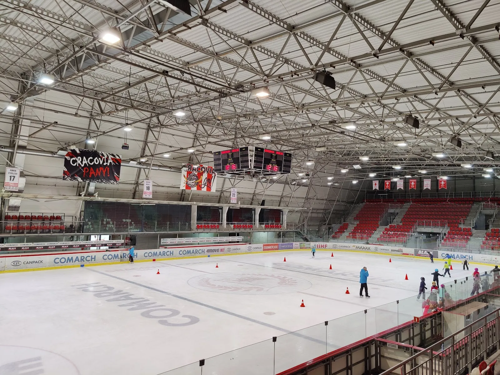 Ice surface and stands of the Cracovia ice rink in Kraków — Lodowisko Cracovii