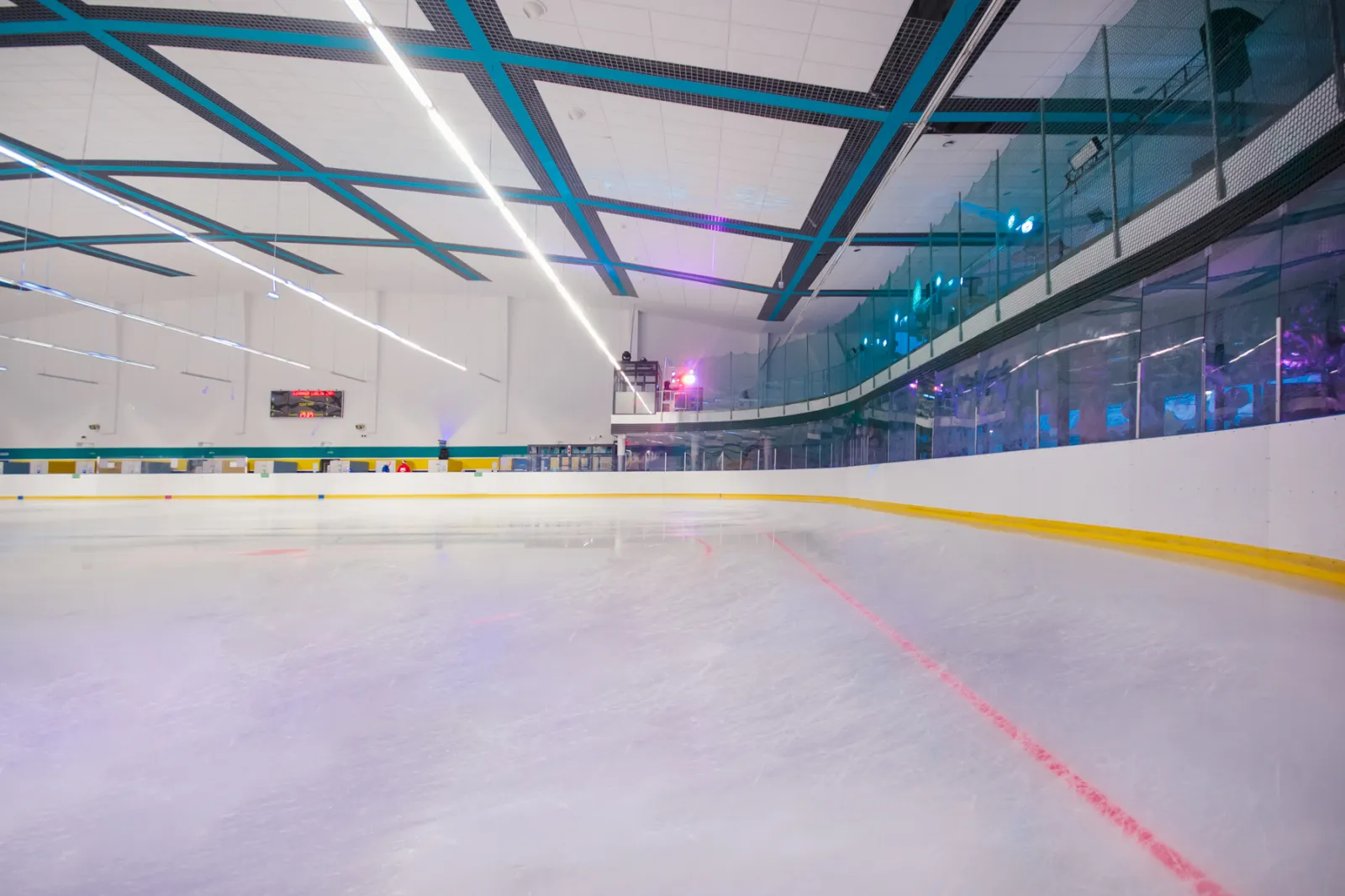 Tafla lodu krytego lodowiska Icemania w Lublinie — Lodowisko Icemania Lublin
